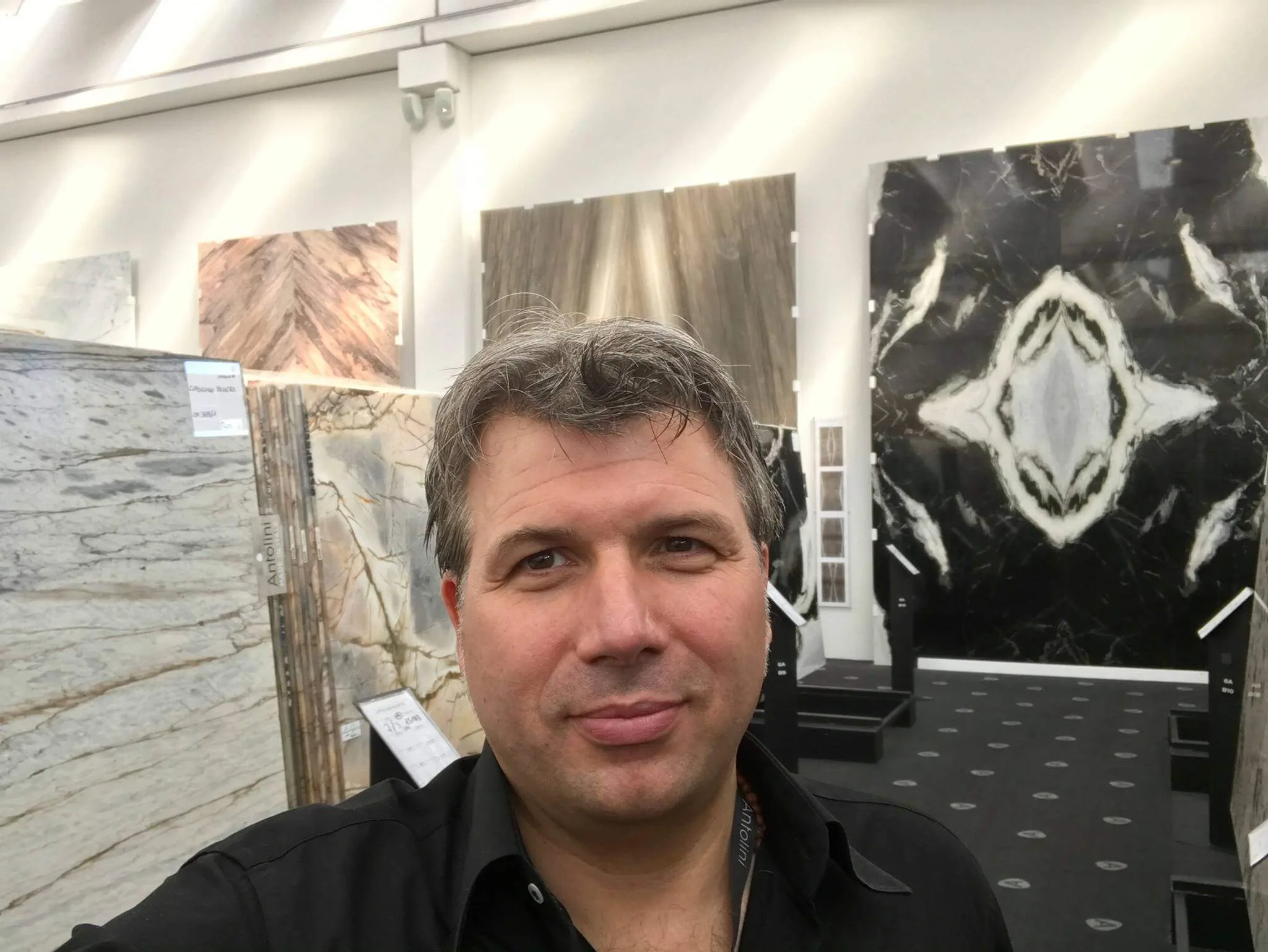 Designer Torsten Müller aus bad Honnef nähe Köln Bonn beim Naturstein Hersteller Antolini in Verona