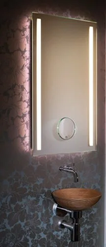 Der Lichtfarbenspiegel by Torsten Müller ist erhältlich in den vielfältigsten Größen und somit passend im Bad, Spa und Raumdesign und natürlich auch im Gäste WC einzusetzen. 