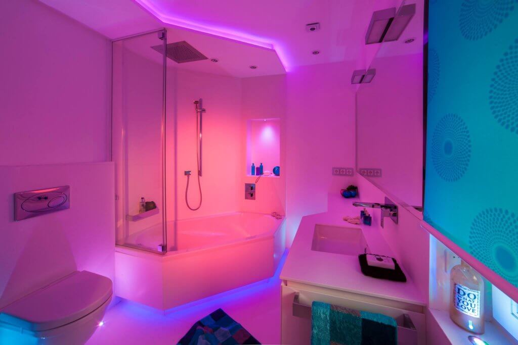 Kleines badezimmer modern gestalten tipps & ideen mit lichtdesign
