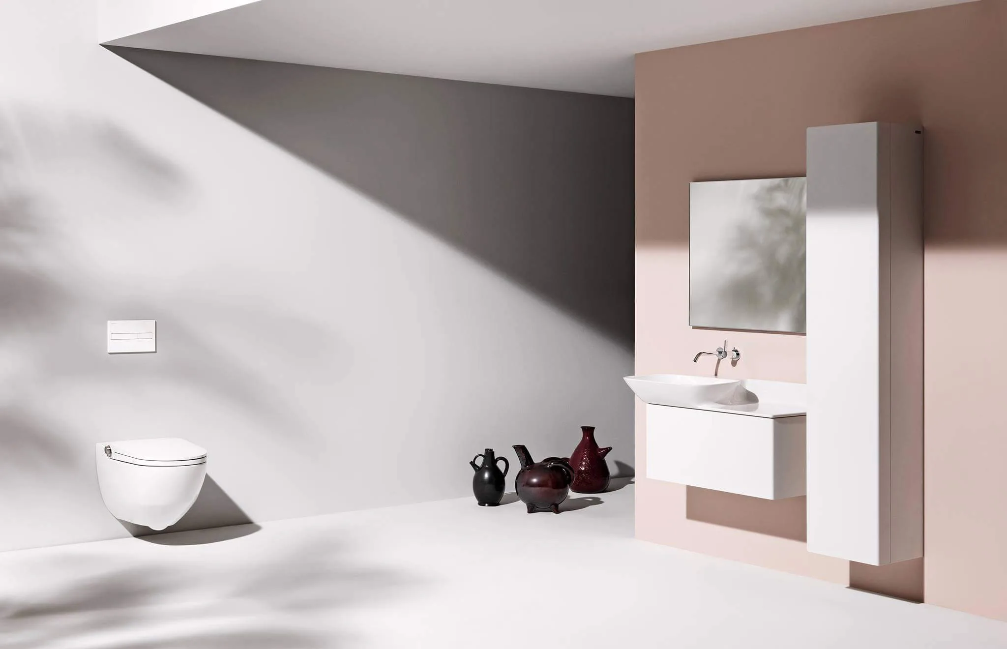 Das Dusch-WC Cleanet Riva unterscheidet sich kaum von einem klassischen Design-WC, denn auf den ersten Blick ist lediglich ein vollständig geschlossener Keramikkörper mit einer Designkante im unteren Drittel erkennbar.Das Dusch WC Cleanet Riva wir mit einem seitliche Drehknopf durch Drehen und Drücken intuitiv bedient – und ermöglicht ein einfaches Zurechtkommen auch für Gäste des Hauses.
