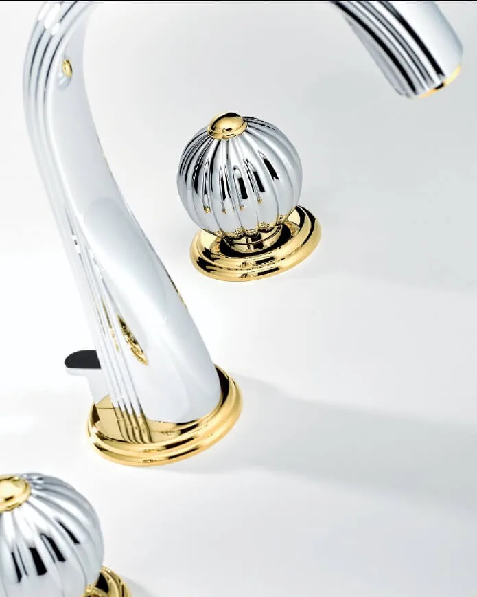 THG Paris Armaturen und hochwertiges Badezimmer-Zubehör für ihr Badezimmer Design Edler Stein, Kristallglas, Porzellan, optisches Glas, natürlicher Marmor: THG Paris wählt sorgfältig Materialien hoher Qualität zur Schaffung außergewöhnlicher Stücke. THG Paris steht für zeitlosen Luxus im privat Spa und eine außergewöhnliche Lebensart.