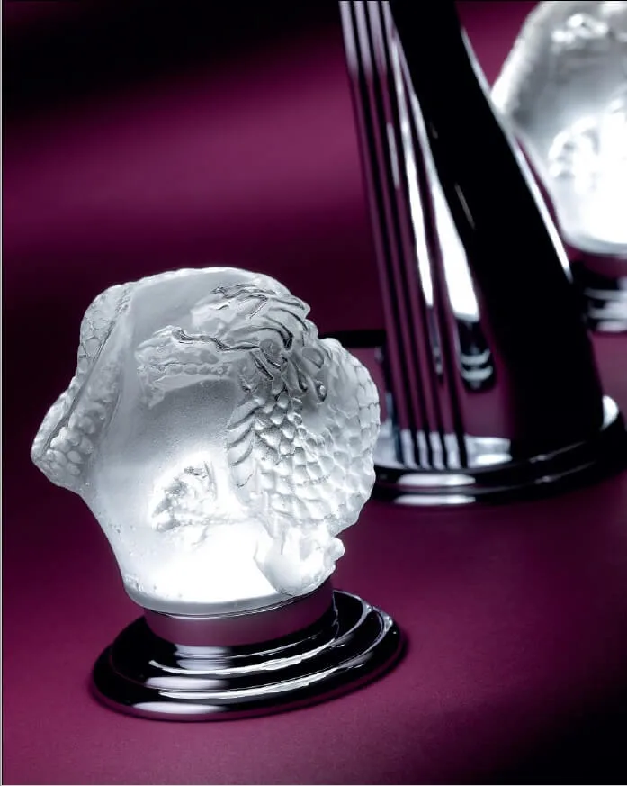 THG Paris Armaturen und hochwertiges Badezimmer-Zubehör für ihr Badezimmer Design Edler Stein, Kristallglas, Porzellan, optisches Glas, natürlicher Marmor: THG Paris wählt sorgfältig Materialien hoher Qualität zur Schaffung außergewöhnlicher Stücke. THG Paris steht für zeitlosen Luxus im privat Spa und eine außergewöhnliche Lebensart.