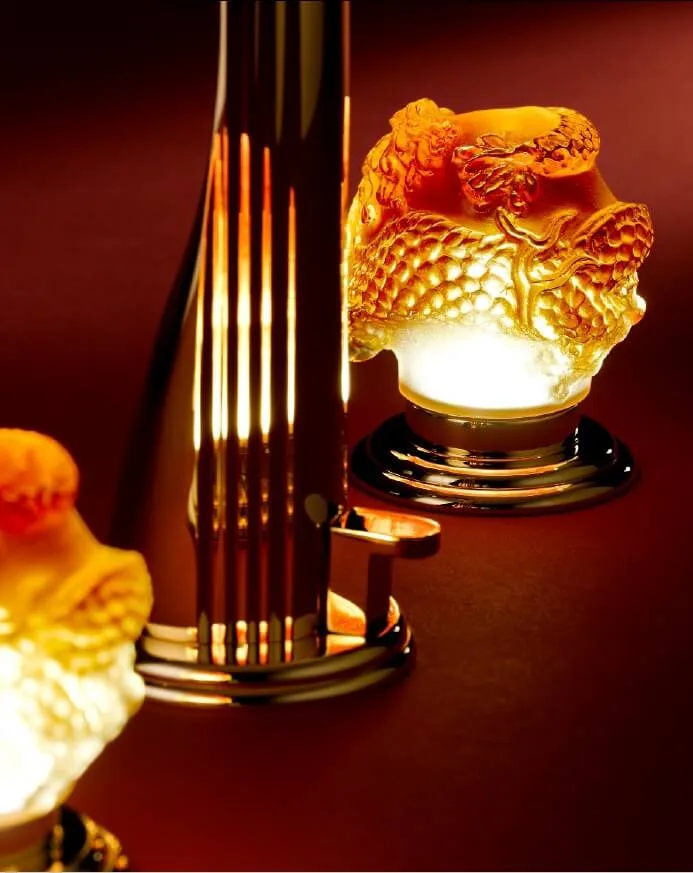 THG Paris Armaturen und hochwertiges Badezimmer-Zubehör für ihr Badezimmer Design Edler Stein, Kristallglas, Porzellan, optisches Glas, natürlicher Marmor: THG Paris wählt sorgfältig Materialien hoher Qualität zur Schaffung außergewöhnlicher Stücke. THG Paris steht für zeitlosen Luxus im privat Spa und eine außergewöhnliche Lebensart.