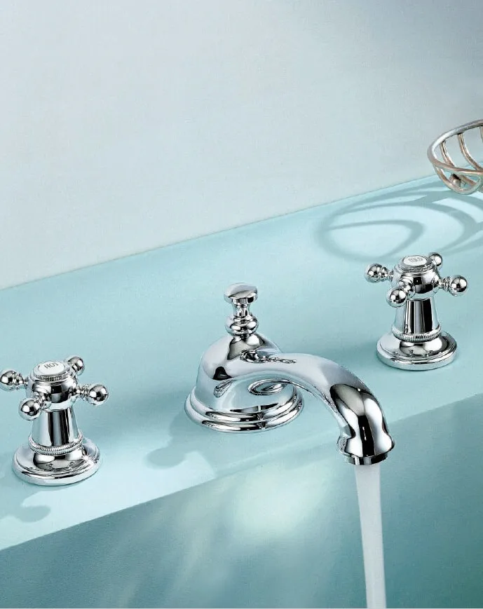 THG Paris Armaturen und hochwertiges Badezimmer-Zubehör für ihr Badezimmer Design Edler Stein, Kristallglas, Porzellan, optisches Glas, natürlicher Marmor: THG Paris wählt sorgfältig Materialien hoher Qualität zur Schaffung außergewöhnlicher Stücke. THG Paris steht für zeitlosen Luxus im privat Spa und eine außergewöhnliche Lebensart.