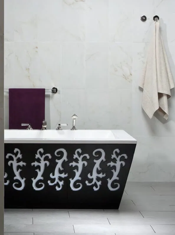 THG Paris Armaturen und hochwertiges Badezimmer-Zubehör für ihr Badezimmer Design Edler Stein, Kristallglas, Porzellan, optisches Glas, natürlicher Marmor: THG Paris wählt sorgfältig Materialien hoher Qualität zur Schaffung außergewöhnlicher Stücke. THG Paris steht für zeitlosen Luxus im privat Spa und eine außergewöhnliche Lebensart.