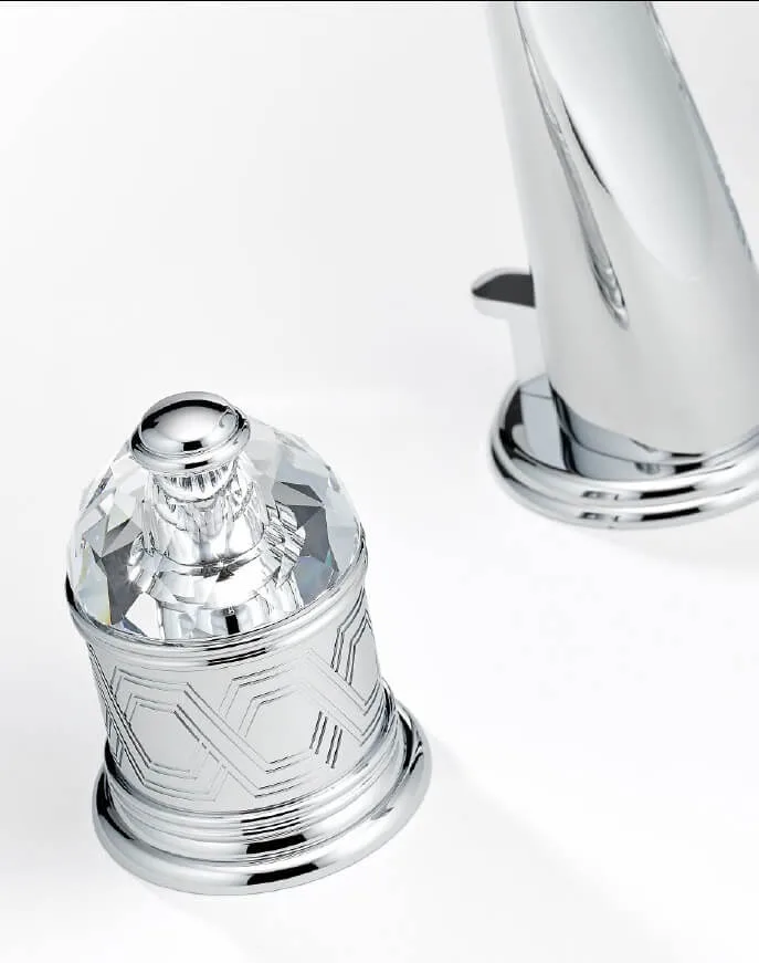 THG Paris Armaturen und hochwertiges Badezimmer-Zubehör für ihr Badezimmer Design Edler Stein, Kristallglas, Porzellan, optisches Glas, natürlicher Marmor: THG Paris wählt sorgfältig Materialien hoher Qualität zur Schaffung außergewöhnlicher Stücke. THG Paris steht für zeitlosen Luxus im privat Spa und eine außergewöhnliche Lebensart.