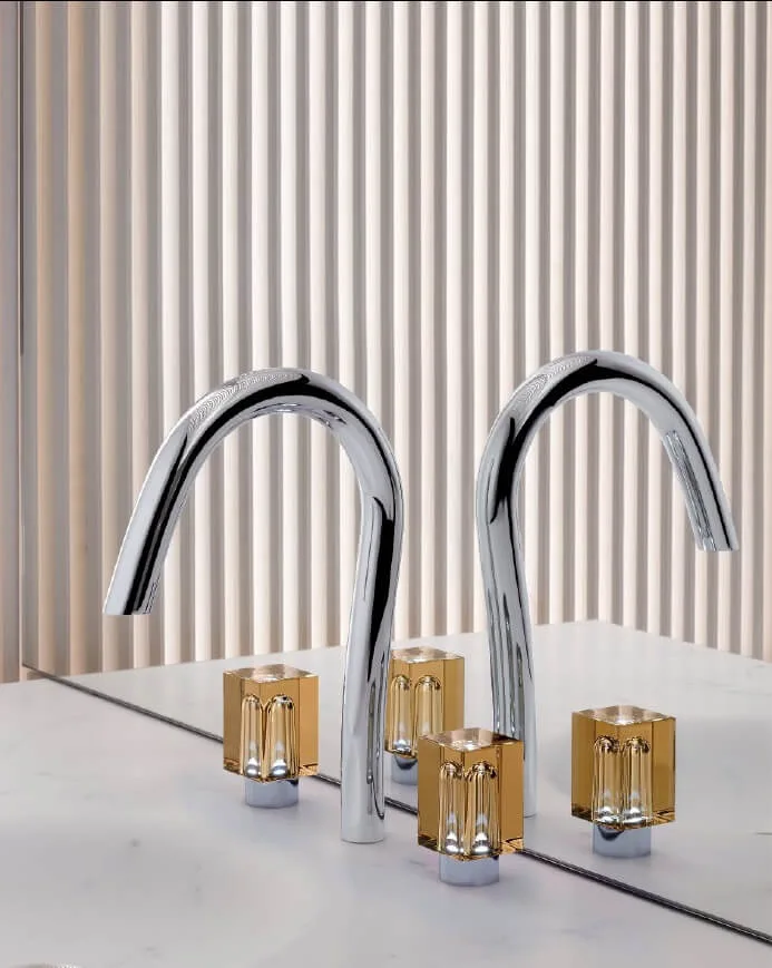 THG Paris Armaturen und hochwertiges Badezimmer-Zubehör für ihr Badezimmer Design Edler Stein, Kristallglas, Porzellan, optisches Glas, natürlicher Marmor: THG Paris wählt sorgfältig Materialien hoher Qualität zur Schaffung außergewöhnlicher Stücke. THG Paris steht für zeitlosen Luxus im privat Spa und eine außergewöhnliche Lebensart.