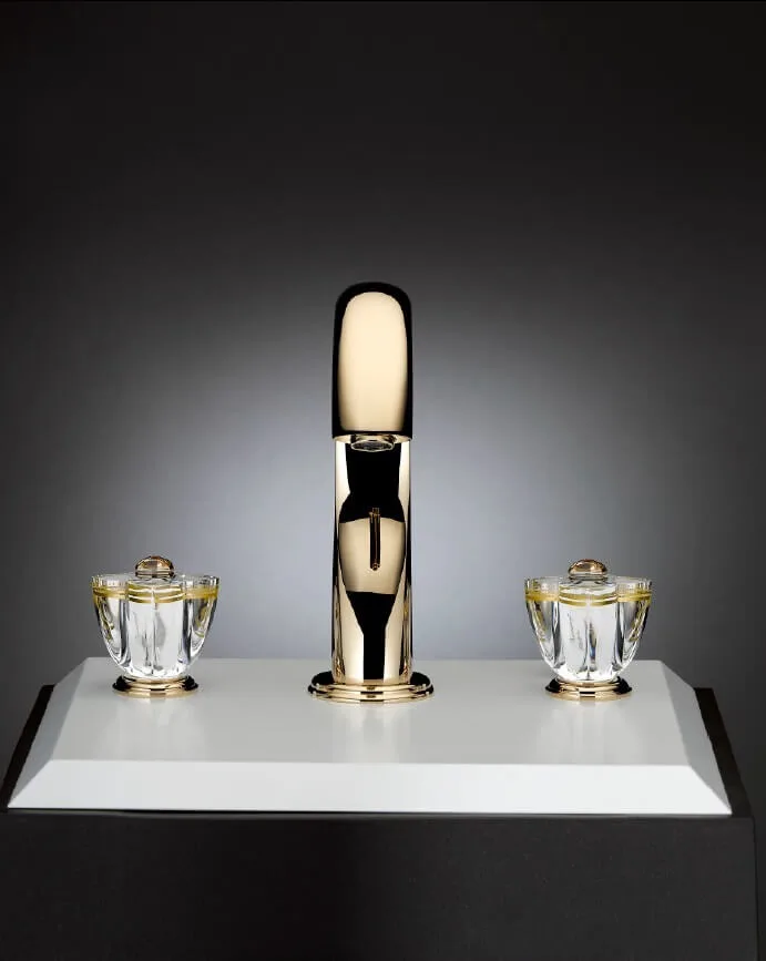 THG Paris Armaturen und hochwertiges Badezimmer-Zubehör für ihr Badezimmer Design Edler Stein, Kristallglas, Porzellan, optisches Glas, natürlicher Marmor: THG Paris wählt sorgfältig Materialien hoher Qualität zur Schaffung außergewöhnlicher Stücke. THG Paris steht für zeitlosen Luxus im privat Spa und eine außergewöhnliche Lebensart.