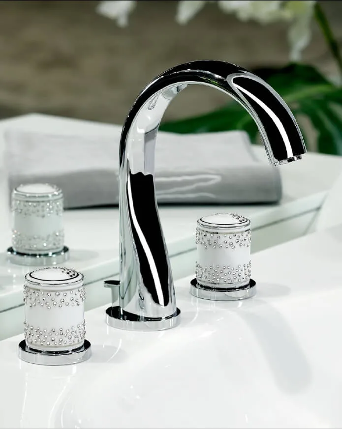 THG Paris Armaturen und hochwertiges Badezimmer-Zubehör für ihr Badezimmer Design Edler Stein, Kristallglas, Porzellan, optisches Glas, natürlicher Marmor: THG Paris wählt sorgfältig Materialien hoher Qualität zur Schaffung außergewöhnlicher Stücke. THG Paris steht für zeitlosen Luxus im privat Spa und eine außergewöhnliche Lebensart.