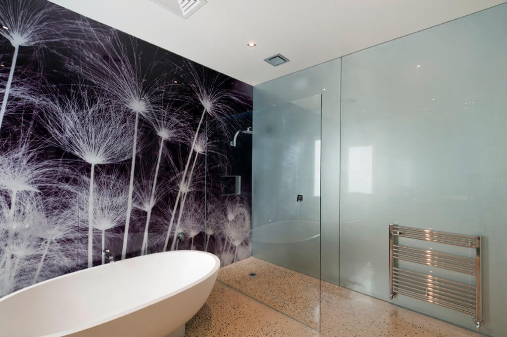 Glas duschrückwand statt fliesen in der dusche