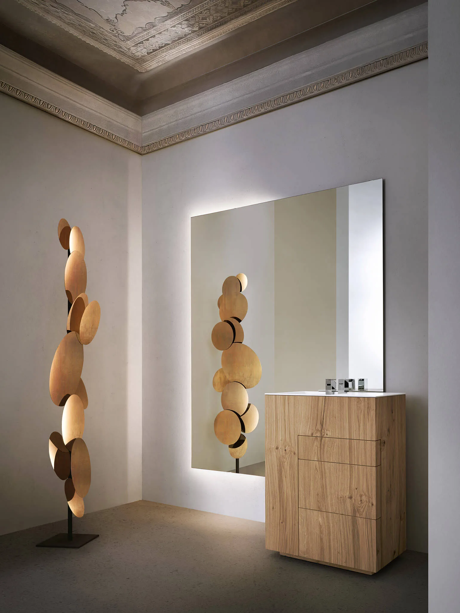 Das Produkt einrahmen Noorth entschied sich, das minimalistische und essentielle Design der Touch-Kollektion mit einer riesigen Auswahl an exklusiven italienischen Feinbearbeitungen zu kombinieren. Matte Marmor und Granitstein mit verschiedenen Farbtönen und Funktionen unterstreichen den skulpturalen Wert des Beckens durch eine einzigartige, zeitlose Eleganz.