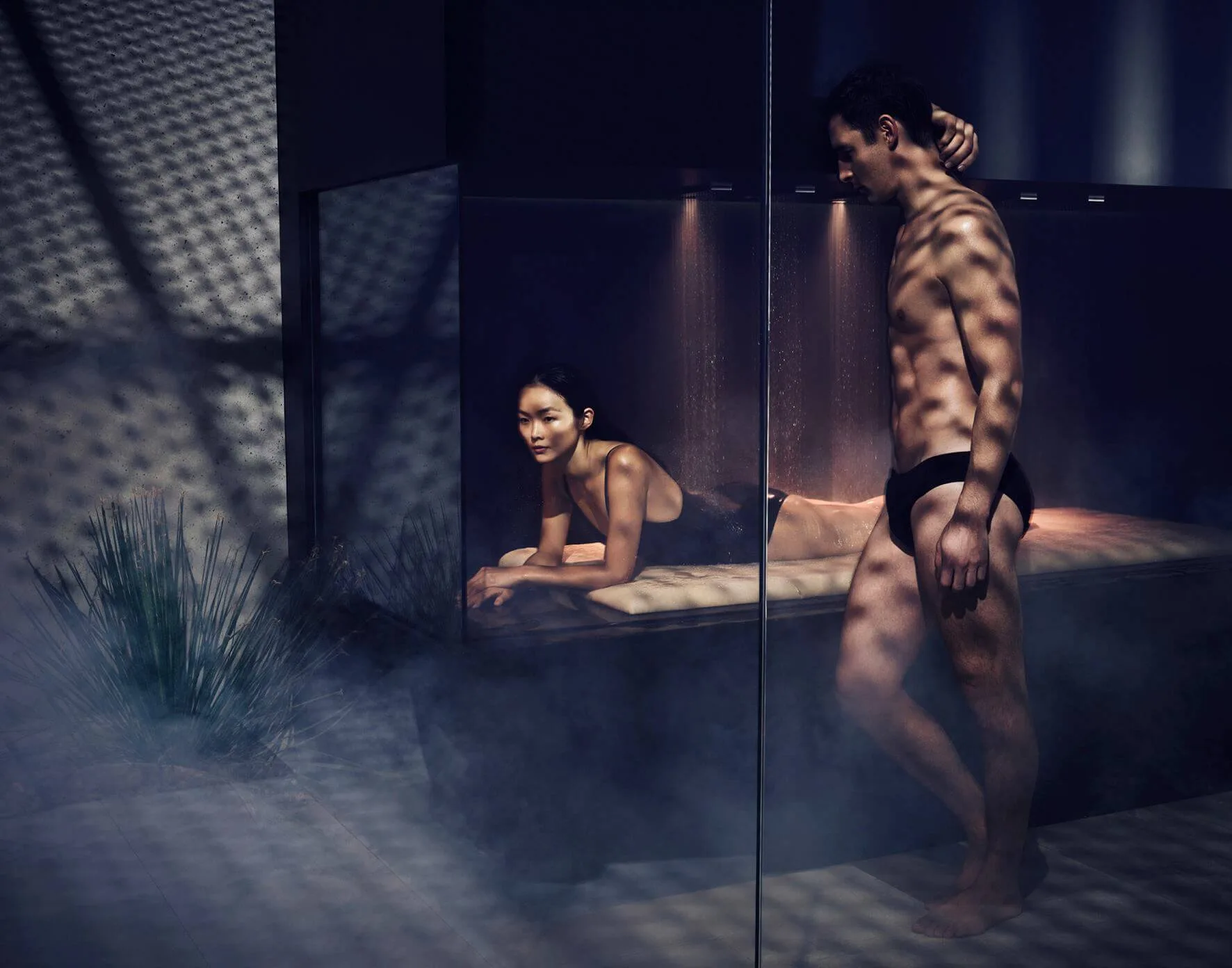 Dornbracht LifeSpa zeigt eine Vielfalt an Möglichkeiten, gesundheitsfördernde Wasseranwendungen im Bad oder Spa zu integrieren. Treatments wie Güsse, Wechselduschen, Entspannungsbäder oder Wassermassagen ergänzen die persönliche Gesundheitsstrategie und leisten langfristig einen relevanten Beitrag zu mehr Wohlbefinden und Lebensenergie. Foto: Dornbracht
