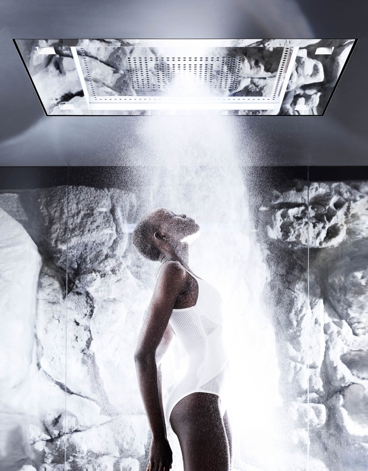 Luxusdusche Sensory Sky ATT Design by Torsten Mueller aus Bad Honnef naehe Koeln Bonn Duesseldorf Frankfurt Muenster Verkauf Neben den drei Szenarien lassen sich Brausen, Düsen, Licht und Düfte für ein individuelles Duscherlebnis auch separat und unabhängig voneinander ansteuern. Ob programmierte oder persönliche Choreografie – Sensory Sky schafft ein einzigartig sinnliches Duschgefühl wie unter freiem Himmel.
