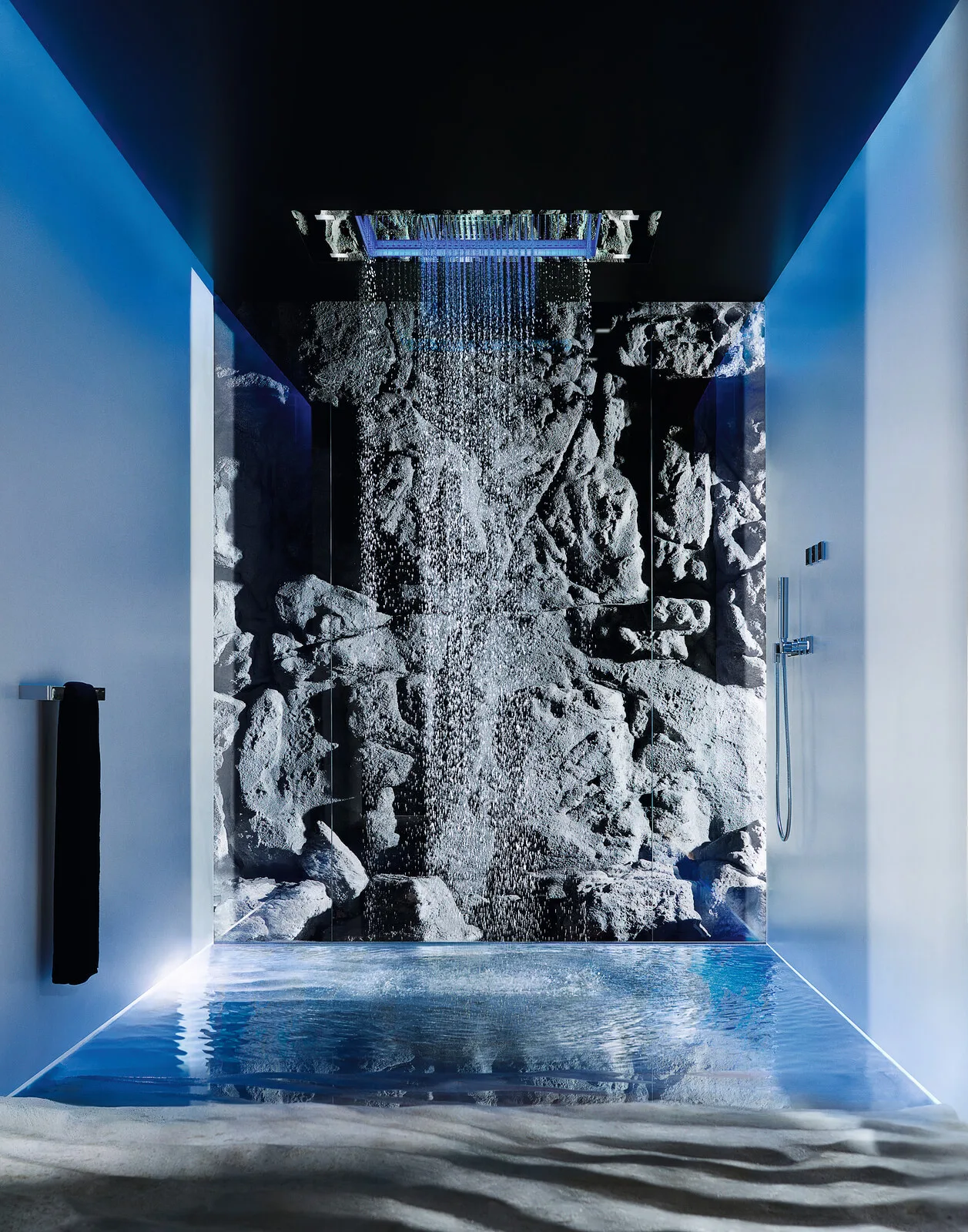 Luxusdusche Sensory Sky ATT in blauem Licht