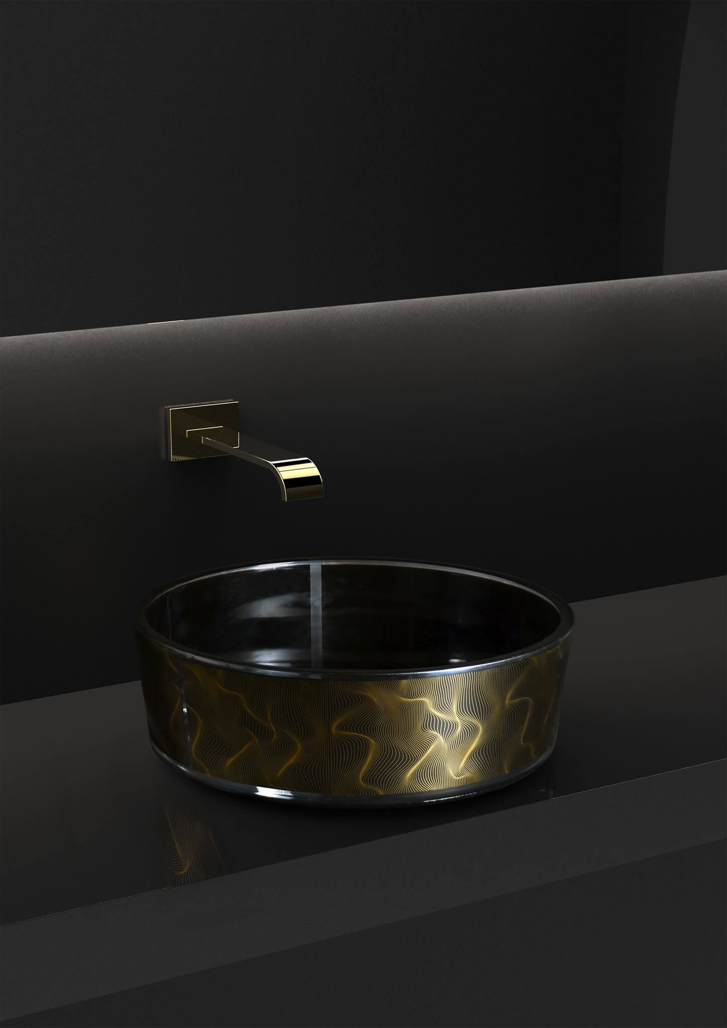 Schwarzes Glaswaschbecken mit abstraktem goldenen Muster von myglassdesign