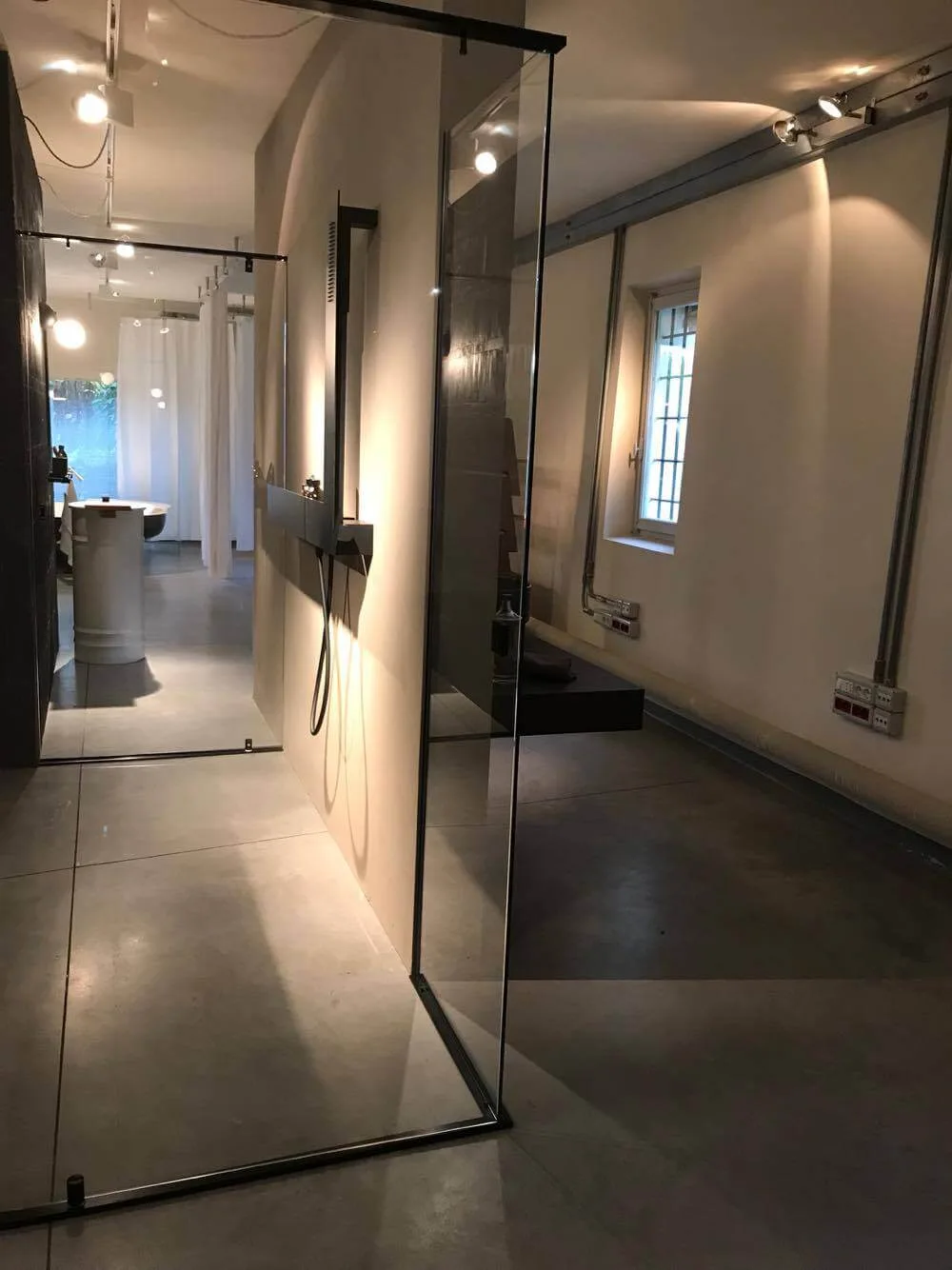 Bad Designprodukte,agape - Design Badobjekte,agape bad,Italienisch puristisches Design,AGAPE Produkte,Agape Architektur,Agape Kollektionen,Agape Badambiente aus Italien,agape badewanne preis,privat Spa,agape badmöbel,agape waschbecken,agape spoon,agape outlet,agape italien,spa wellness konzepte,wellness & spa design