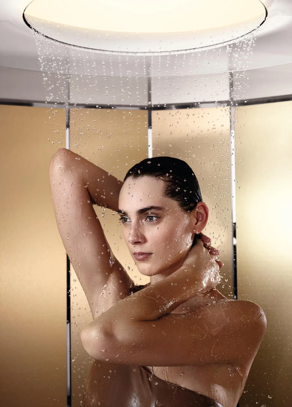 Dornbracht präsentiert Aquamoon – ein multisensorisches Wassererlebnis Creative Direction: Mike Meiré Produktdesign: Michael Neumayr Copyrights: Dornbracht Fotograf: Markus Jans