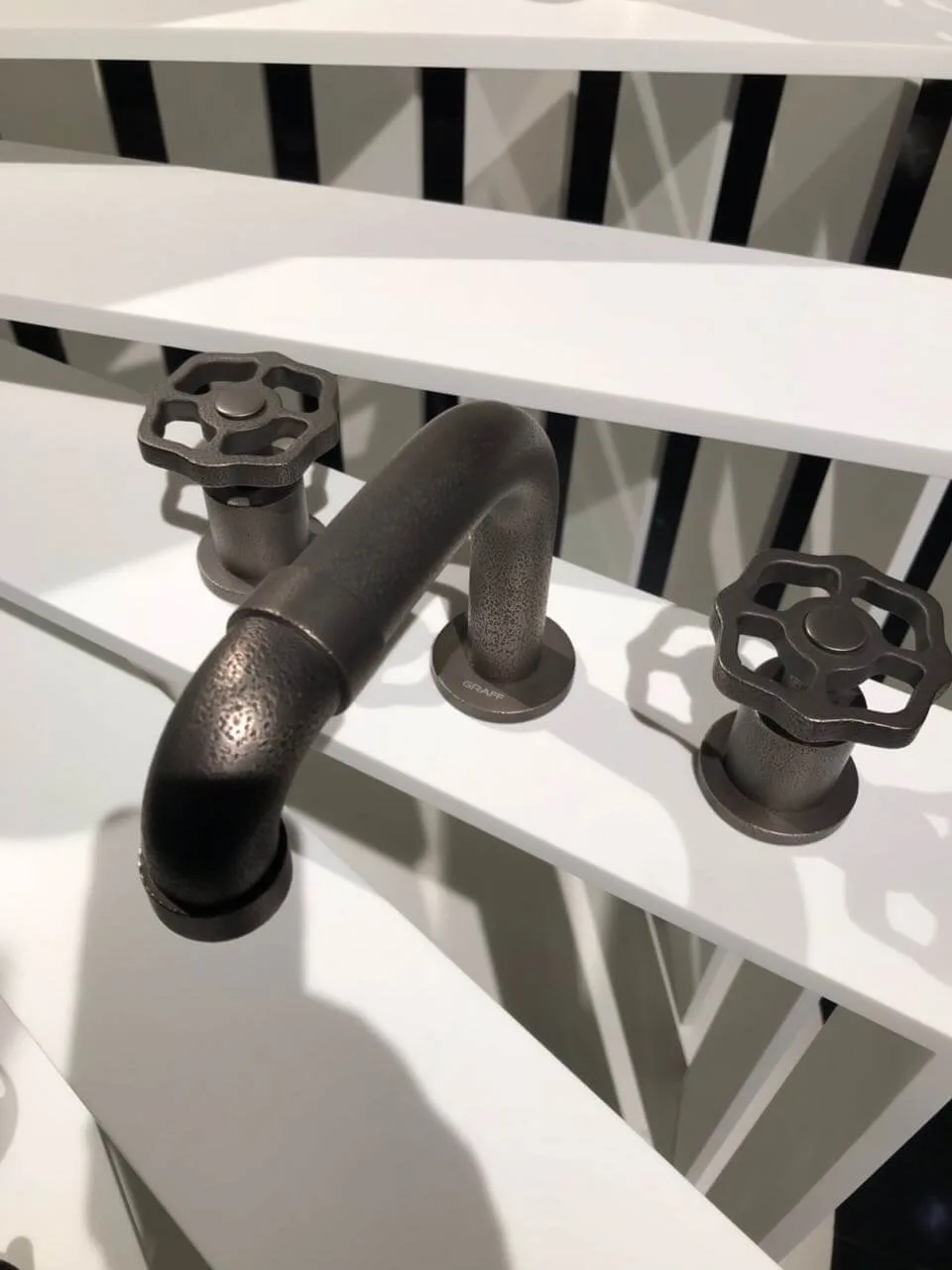 Contemporary Bathroom Designs, Graff Armaturen,Graff Badezimmer, Graff Dusche, Aqua-Sense Dusch-Kollektionen, Produkte GRAFF, Waschtischarmatur Graff , Graff sento, Graff luna, Graff ametis