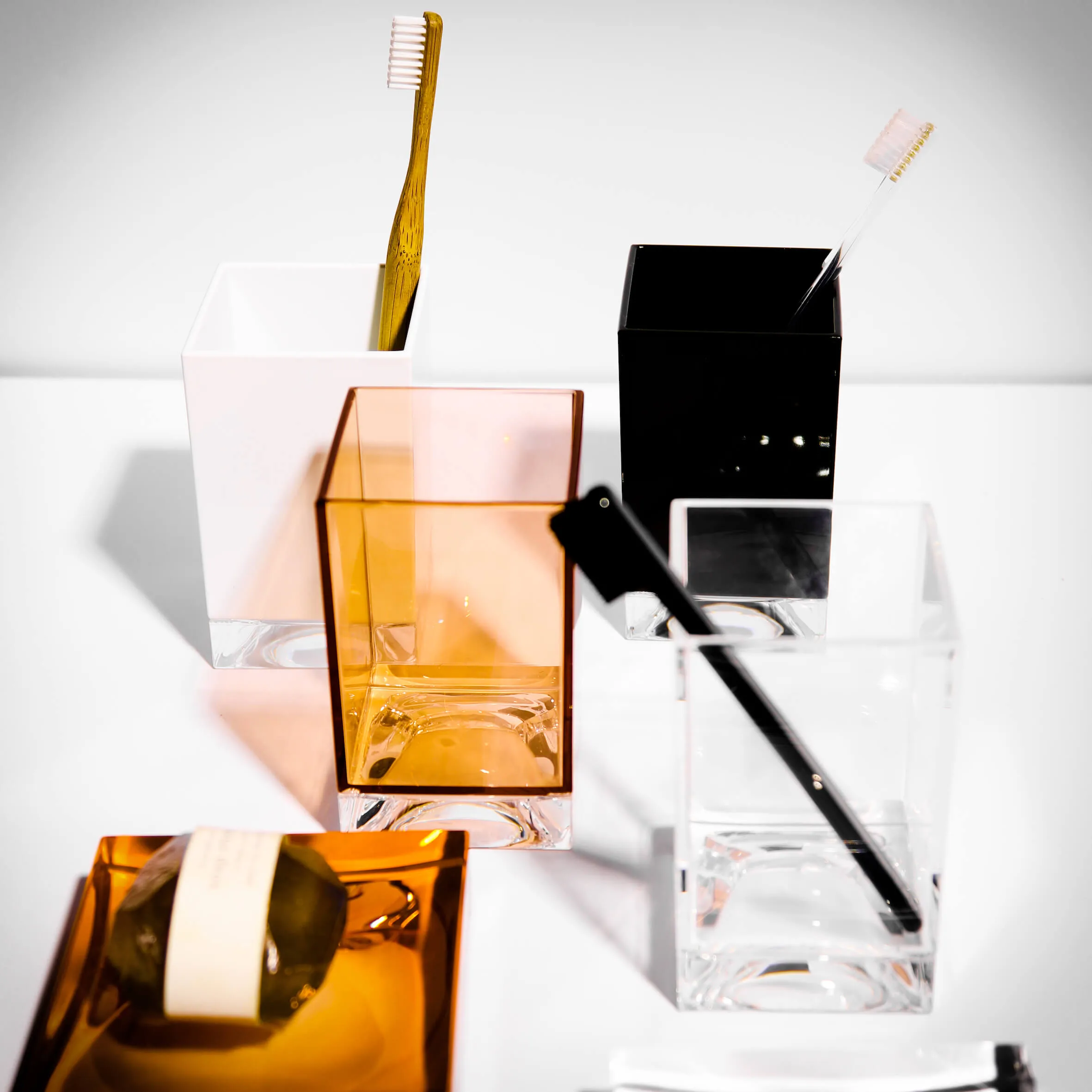 Pantone Trendfarbe 2019 mit Kartell by Laufen