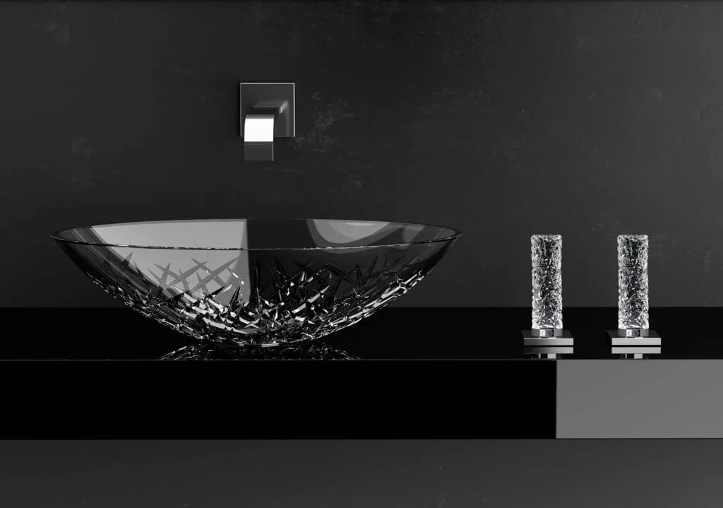 Manufaktur my Glass Design. Der Hauptsitz des 1984 gegründeten Hauses befindet sich in der Heimatstadt Leonardo da Vincis im Herzen der Toskana. Das kunstvolle Erbe des alten Meisters wird von den ausgefallenen und mutigen Kreationen aufgegriffen, wobei auch der Drang nach Perfektion in Bezug auf die Fertigung und die Materialwahl nicht zu kurz kommen.