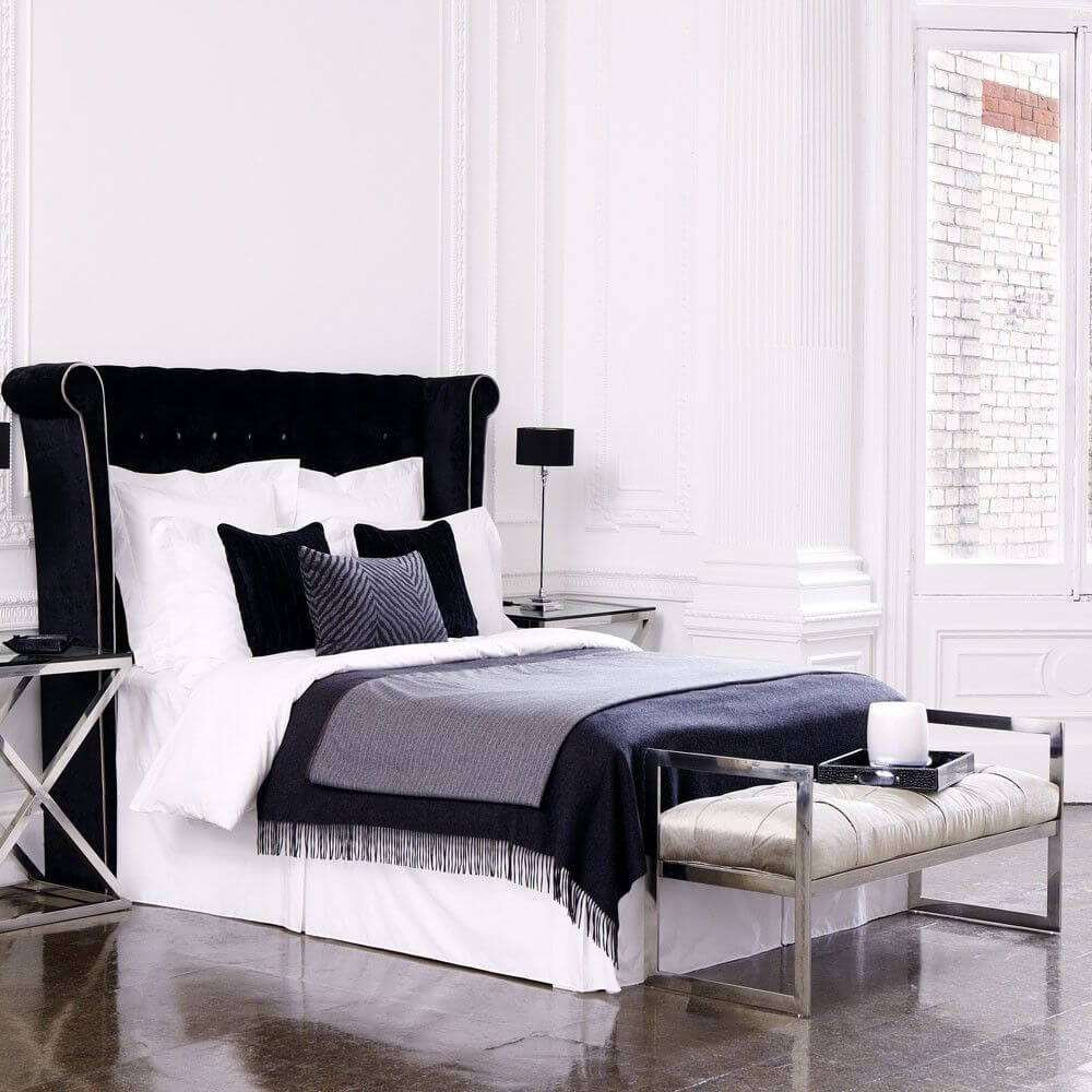 Luxusmöbel für den Schlafbereich in schwarz-weiß von Eichholtz