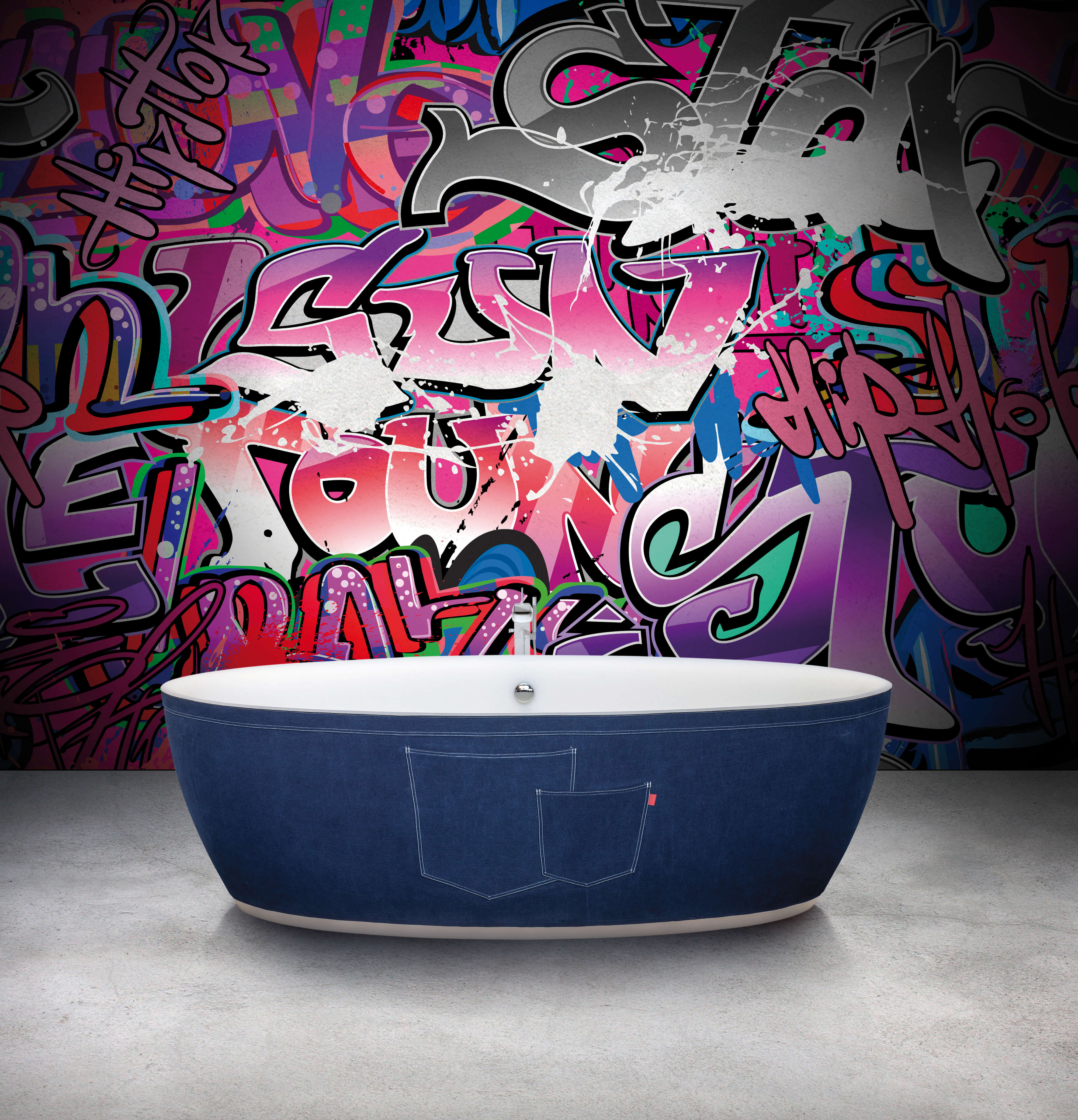 Luxus Badewanne im Jeanslook Luxus Badewanne in Jeansoptik vor graffitibesprühter Wand
