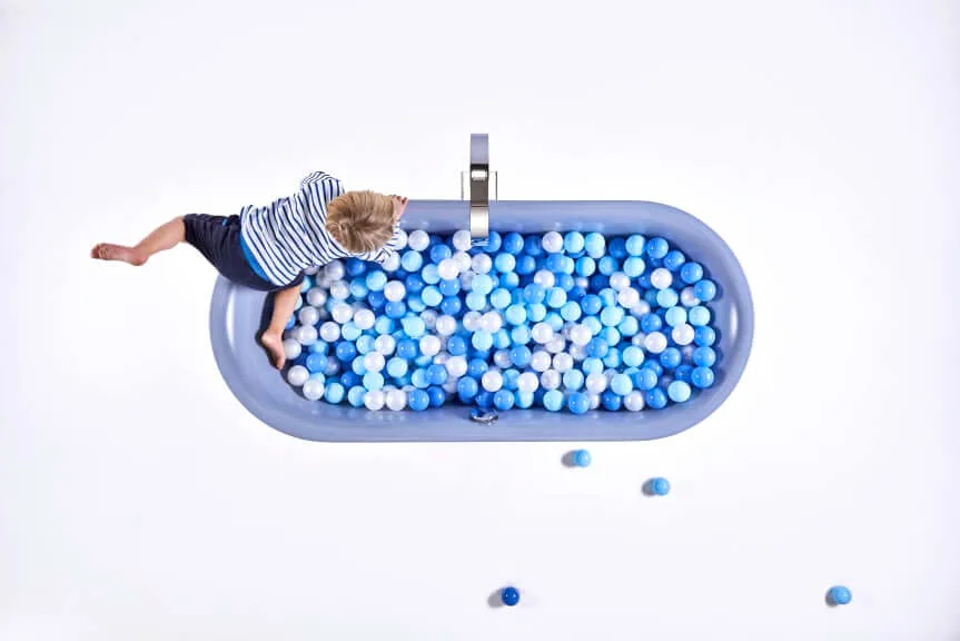 Das von der Messe Frankfurt und der Vereinigung Deutsche Sanitärwirtschaft (VDS) veranstaltete Trendforum Pop up my Bathroom auf der ISH 2019 zeigt mit der Inszenierung „Colour Selection“, welche Möglichkeiten sich mit den aktuellen Farbtrends im Interior Design für den Sanitärbereich eröffnen.