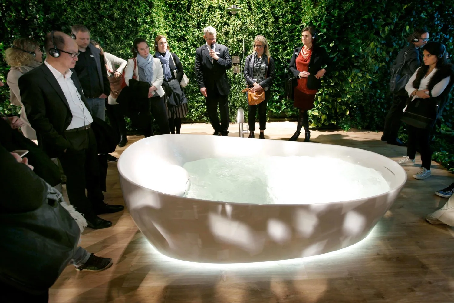 Präsentation einer smarten Badewanne