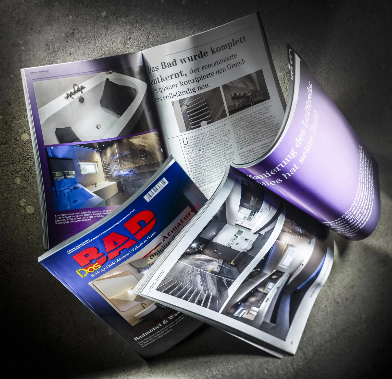 Inszenierte Ausgaben des Magazins Das Bad mit veröffentlichten Badprojekten von Torsten Müller