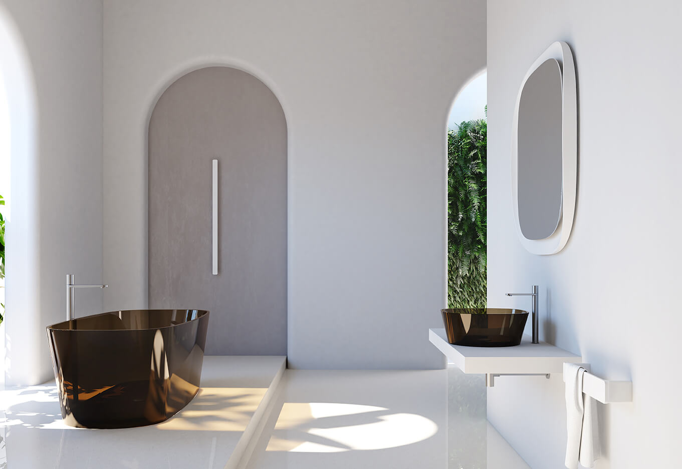 Weißer Raum mit freistehender Badewanne und passendem Aufsatzwaschbecken aus rauchquarzbraunem Glas