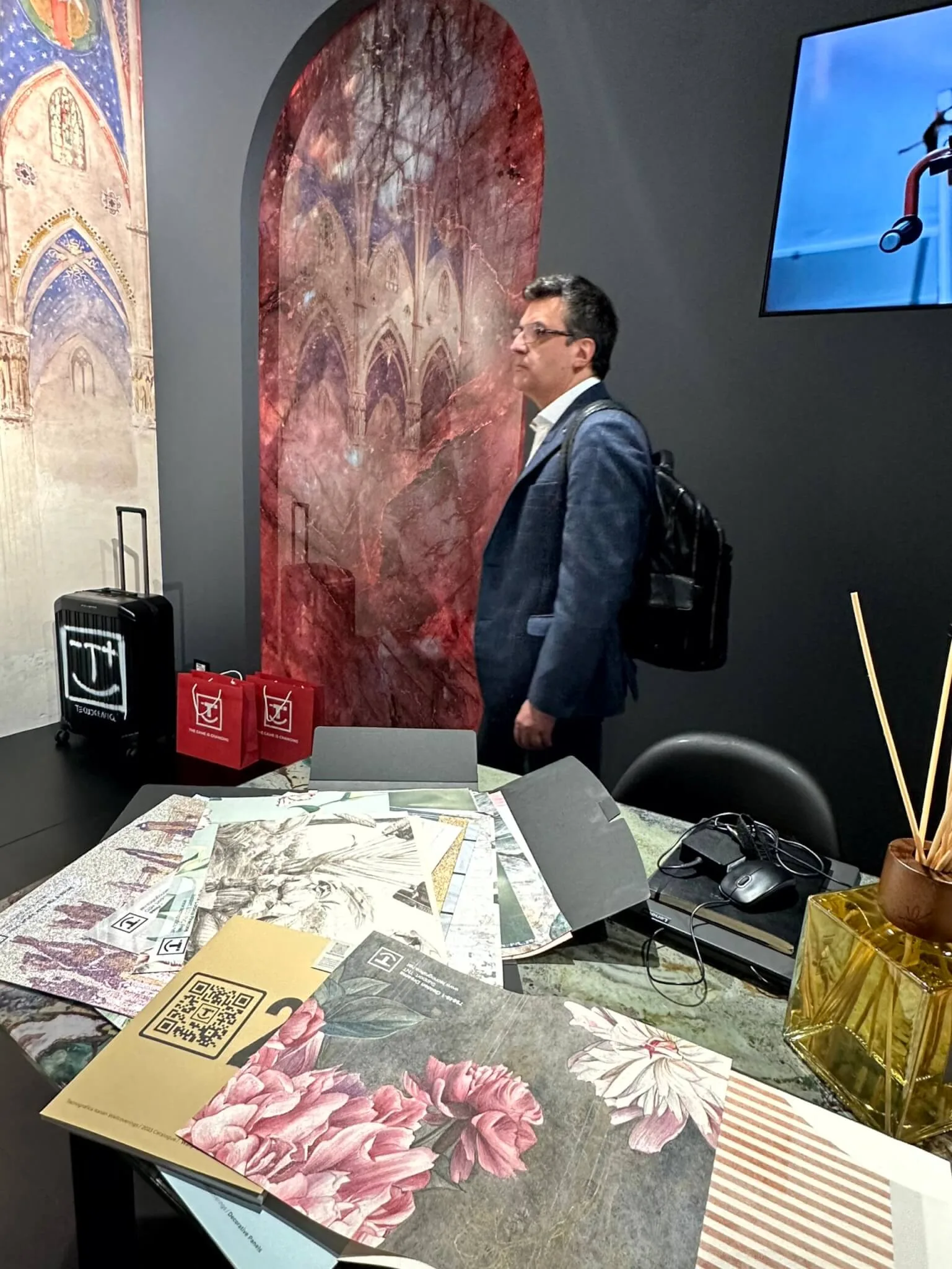 Wandverkleidungen von Tecnografica auf dem Salone del Mobile 2023