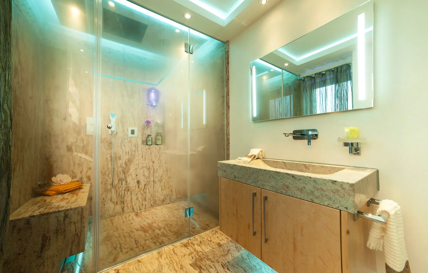 Moderne Sauna und Spa im Badezimmer - Badezimmer Trends 2024