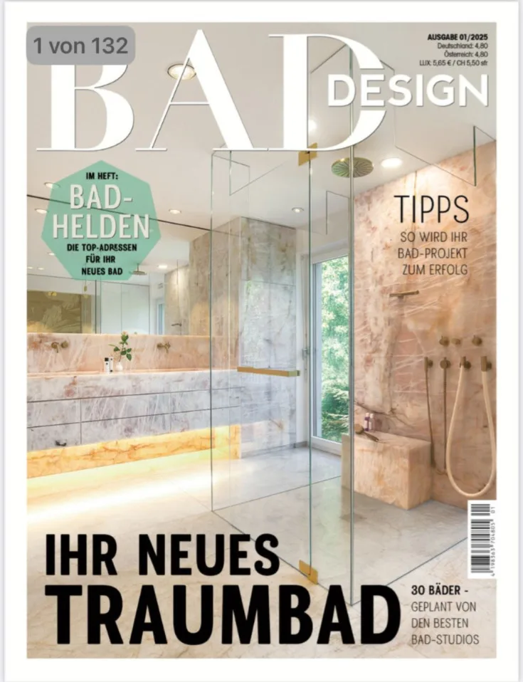Luxuriöses Badezimmer mit Antolini Naturstein in rosa, pink und gold – auf dem Cover des Magazin Bad Design