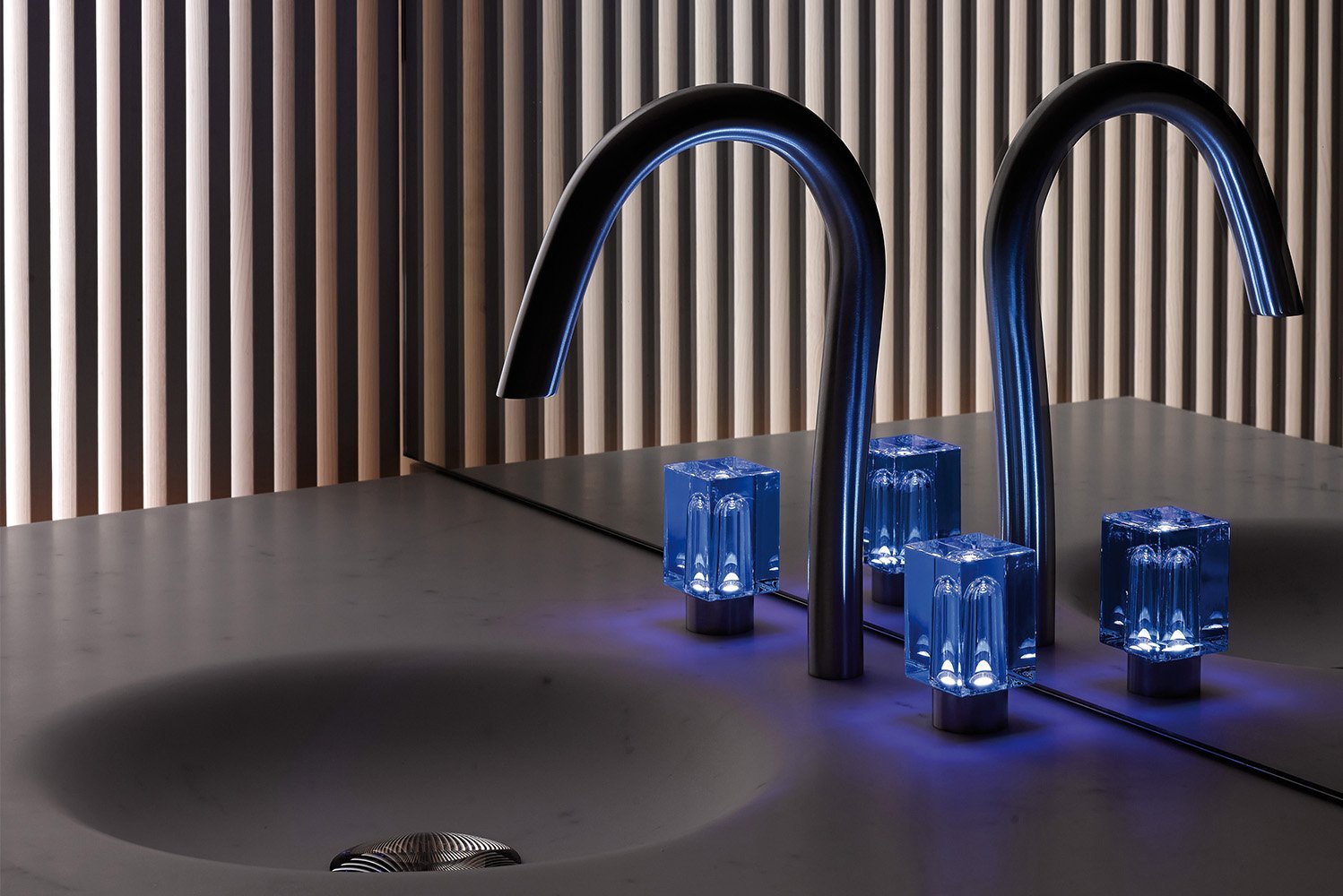Beyond Crystal Waschtisch-Armatur von THG Paris – Luxus in Bad Honnef nahe Köln und Bonn