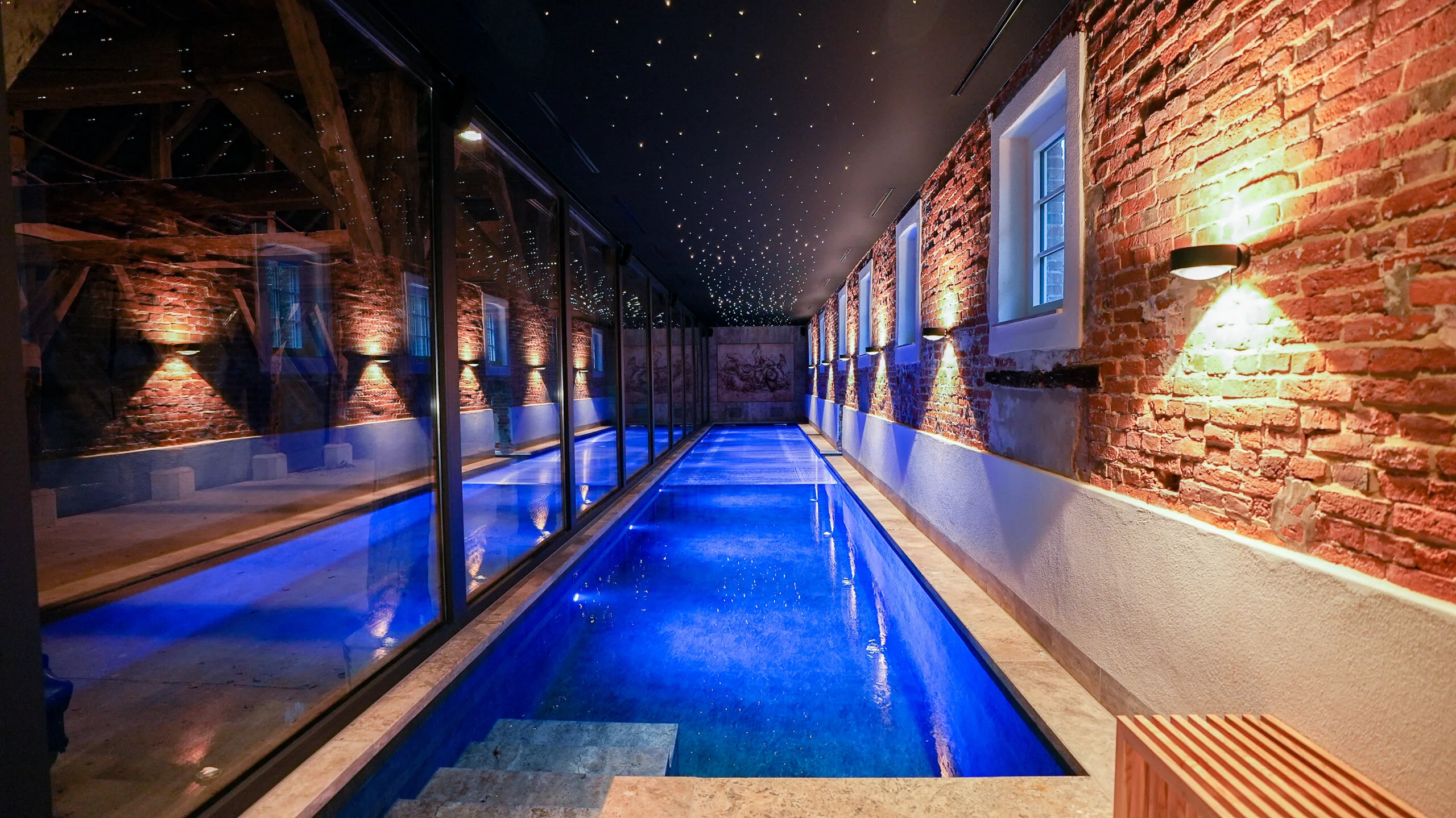 Preisgekrönte Schwimmhalle: PoolBauProfi erhält den bsw-Award 2024 in Gold Falls noch Anpassungen gewünscht sind, lass es mich wissen!