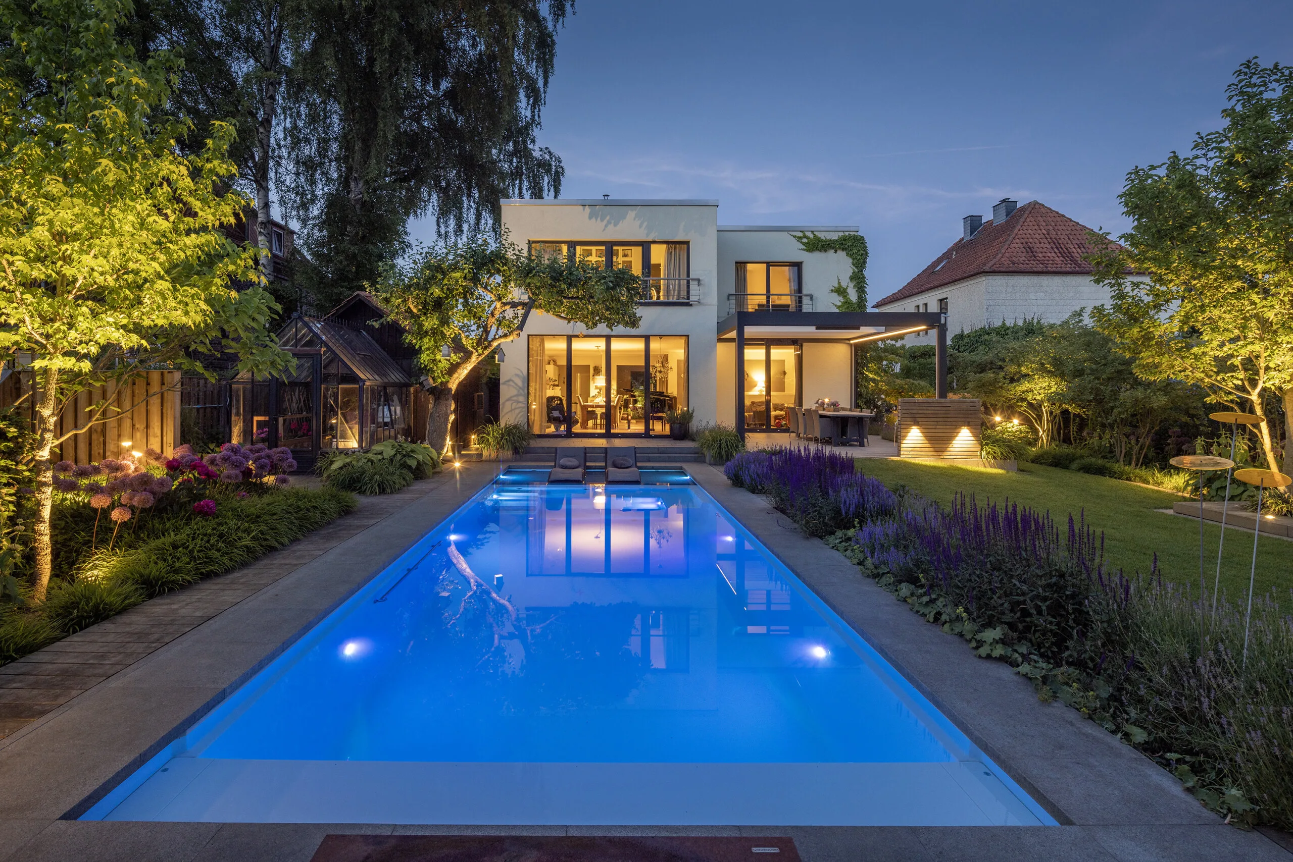 Exklusive Poolbeleuchtung: GrünForm Achtermann gewinnt bsw-Award 2024 in Silber Falls Anpassungen nötig sind, sag Bescheid!