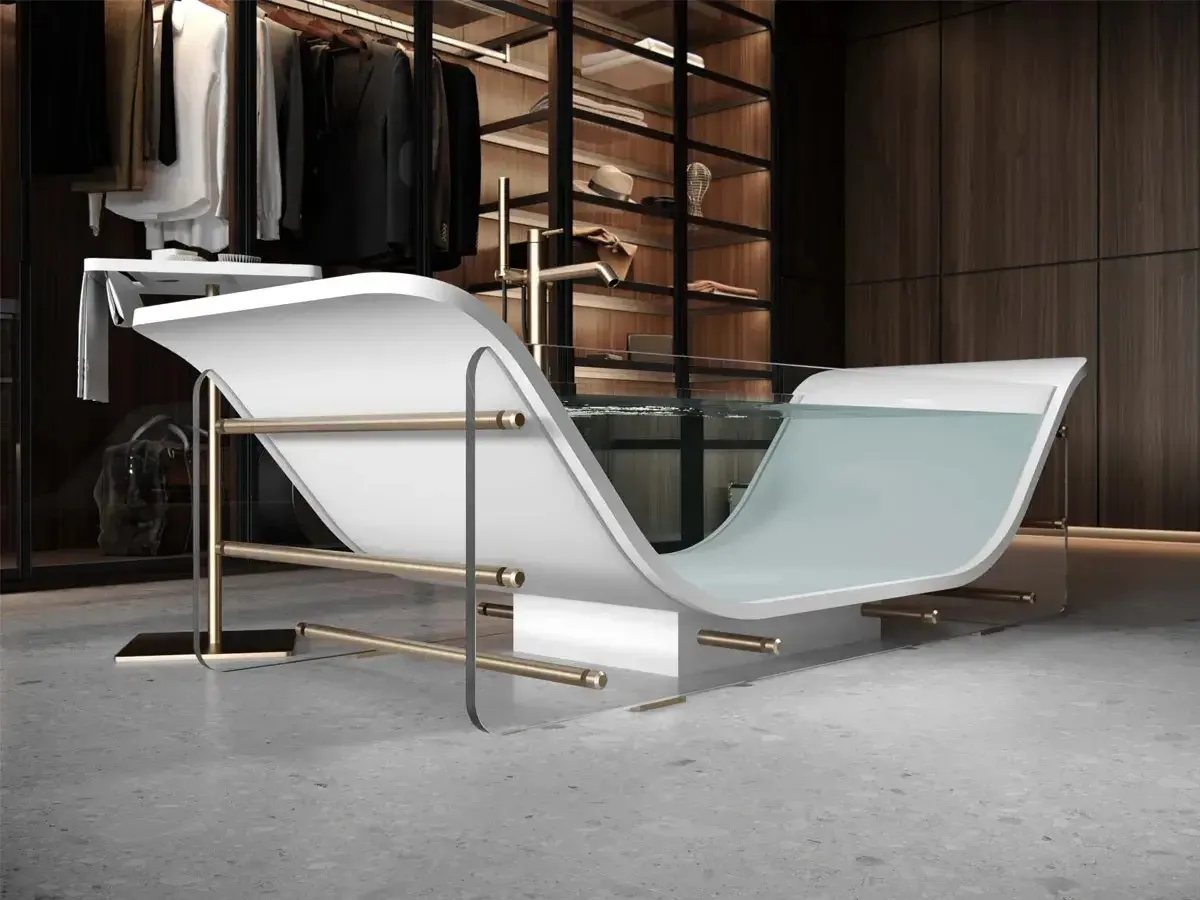 Freistehende Design-Badewanne als architektonisches Statement im Luxusbad