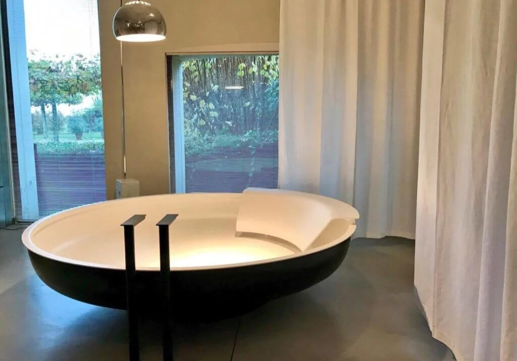 Bad Designprodukte,agape - Design Badobjekte,agape bad,Italienisch puristisches Design,AGAPE Produkte,Agape Architektur,Agape Kollektionen,Agape Badambiente aus Italien,agape badewanne preis,privat Spa,agape badmöbel,agape waschbecken,agape spoon,agape outlet,agape italien,spa wellness konzepte,wellness & spa design