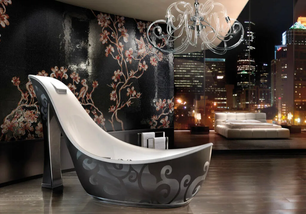 Die Luxusbadewanne trägt den vielversprechenden Namen Audrey, erinnert aber mit Ihrem 1.65 Meter hohem Absatz kaum an die zarte Diva. Die vom Ausnahmetalent Massimiliano Della Monaca kreierte freistehende Badewanne erlaubt es mit ihrer Breite von 1.0 Meter und ihrer Länge von 2.7 Meter sich entspannt auszustrecken und in seinem Traum zu schwelgen.
