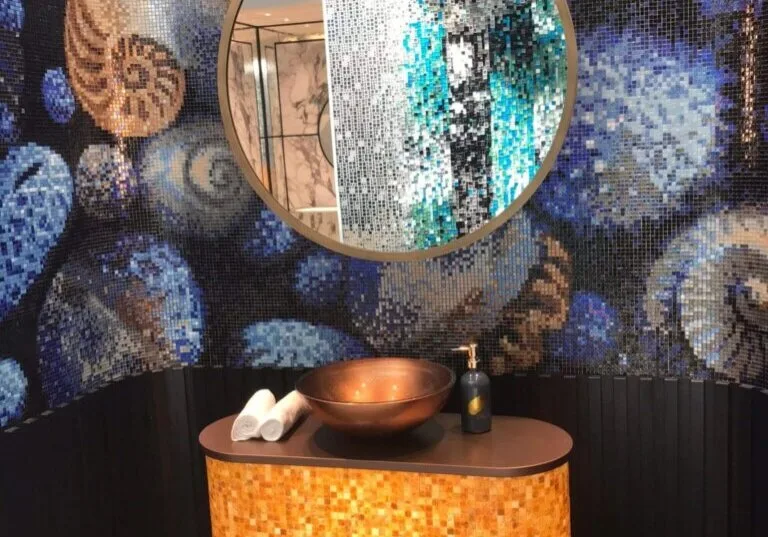 Die neuen Badezimmer Trends 2020 sind da und warten schon gespannt darauf, auch in Deinem Zuhause verwirklicht zu werden.