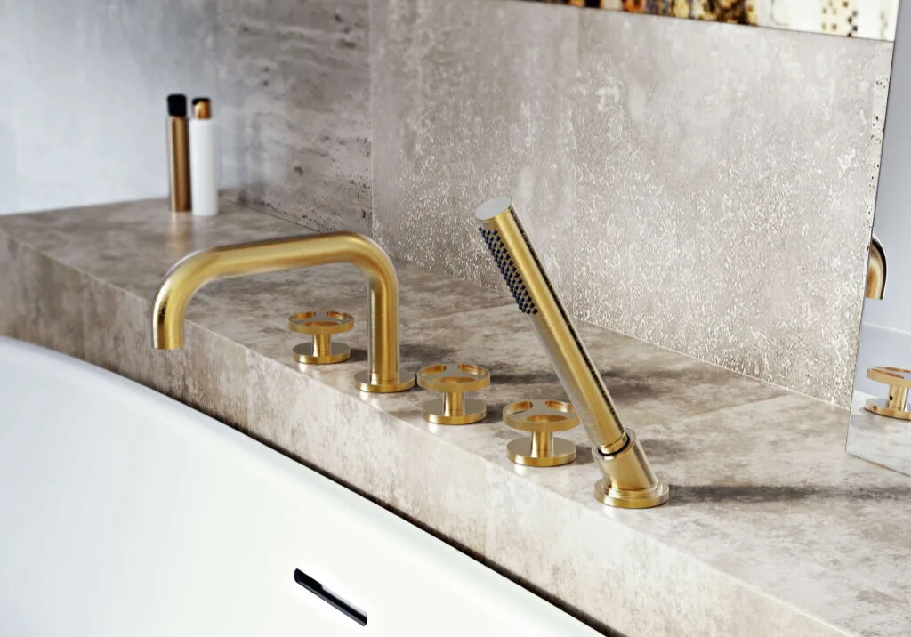 Die Harley Kollektion beinhaltet Ein-, Zwei- und Dreilocharmaturen für Waschbecken, Wanne und Bidet. Auch Standarmaturen sind erhältlich. Die verfügbaren Oberflächen sind Chrom poliert, Nickel poliert, Nickel gebürstet, Messing unbehandelt, Messing unbehandelt und gebürstet, Metall, Onyx, Olive-Bronze, Schwarz, Weiß, Gold und Gold gebürstet. Onyx ähnelt in seiner Farbe schwarzem Onyx-Stein, während die beiden Messing-Varianten ihr Aussehen im Laufe der Zeit verändern und in ihrer Farbgebung schon bald an antikes Messing erinnern. Die Accessoires in Gunmetal wirken in ihrem dunklen, steinähnlichen Grau-Braun besonders natürlich und warm.