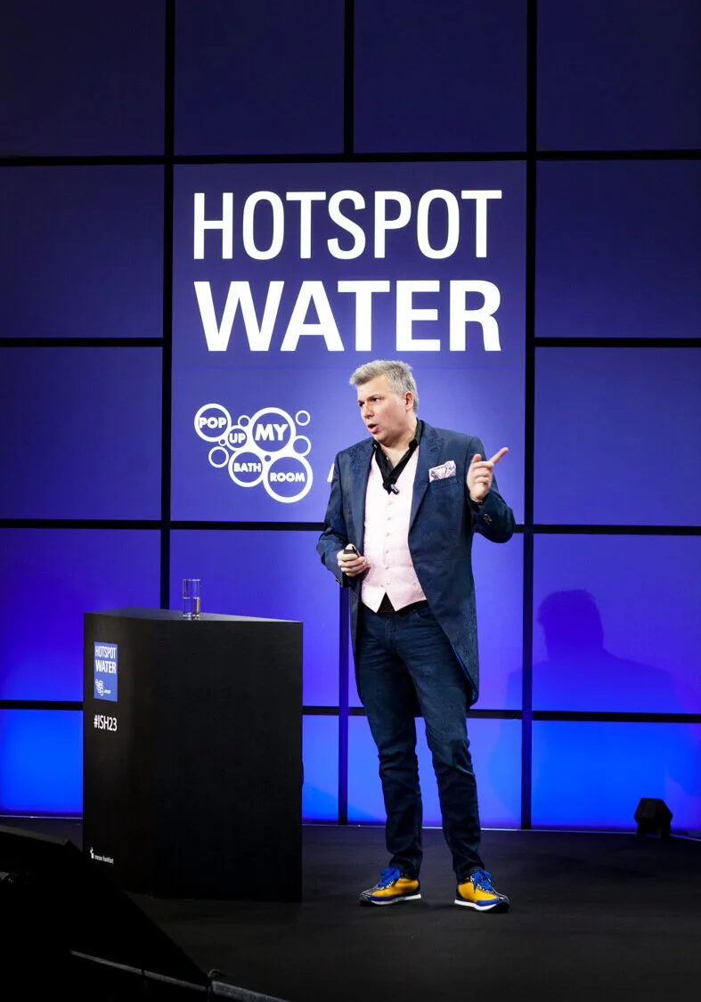 Designer Torsten Müller bei seiner Keynote auf der ISH 2023