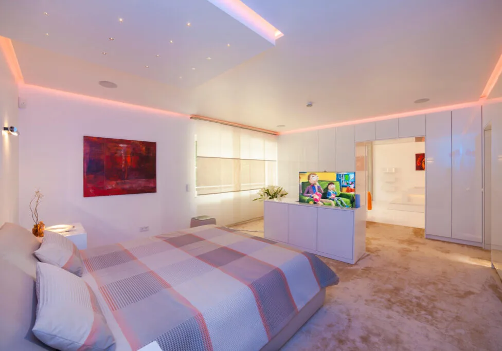 Dezente Akzente mit der Pantone Trendfarbe 2019in "living coral" bringen Wärme und Emotionalität ins Interieur
