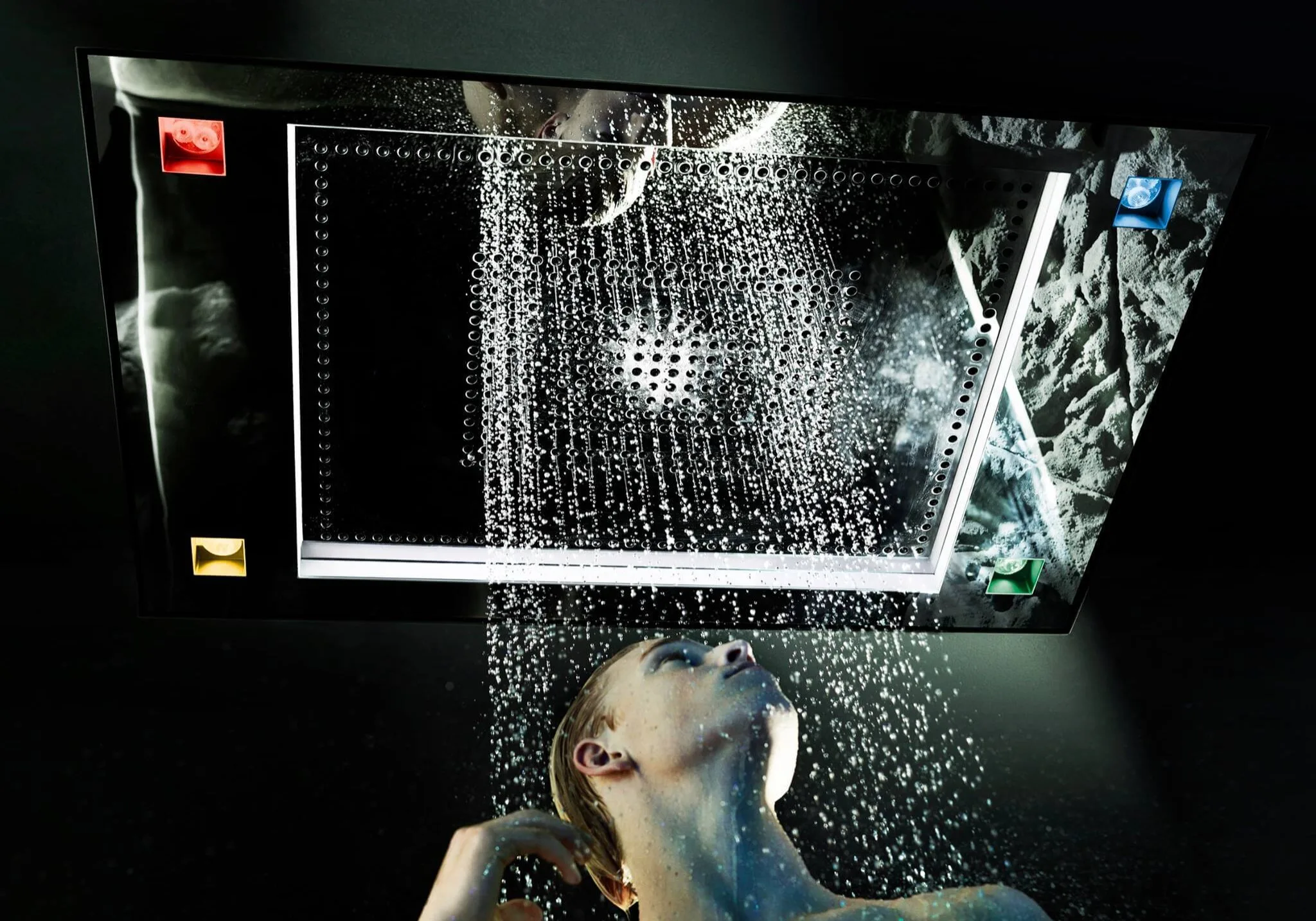 Sensory Sky ATT Zum Träumen eignet sich das Programm von Sensory Sky – REJOICE. In Form eines Vorhangs fallende Wassertropfen in allen Farben des Regenbogens werden von einer Mischung aus klaren Duftrichtungen unterstützt und Ihre Sinne inmitten des puristischen Badezimmer Design stimuliert.